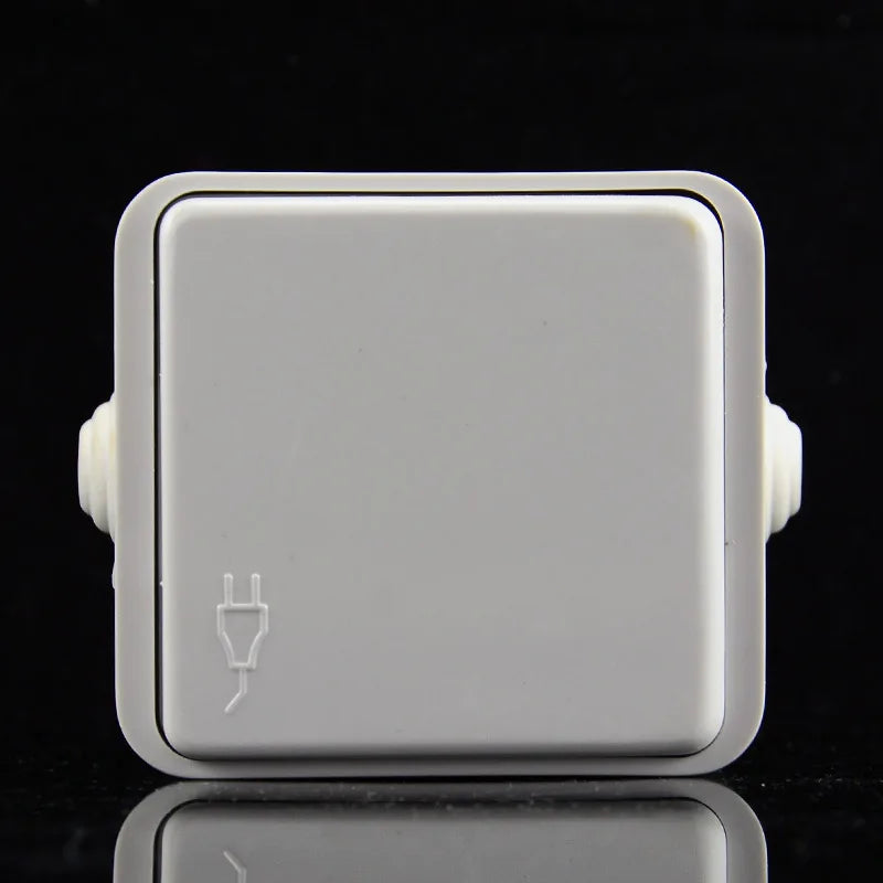 European standard power outlet IP44 level waterproof and bright outdoors cover wall socket 16A 250V